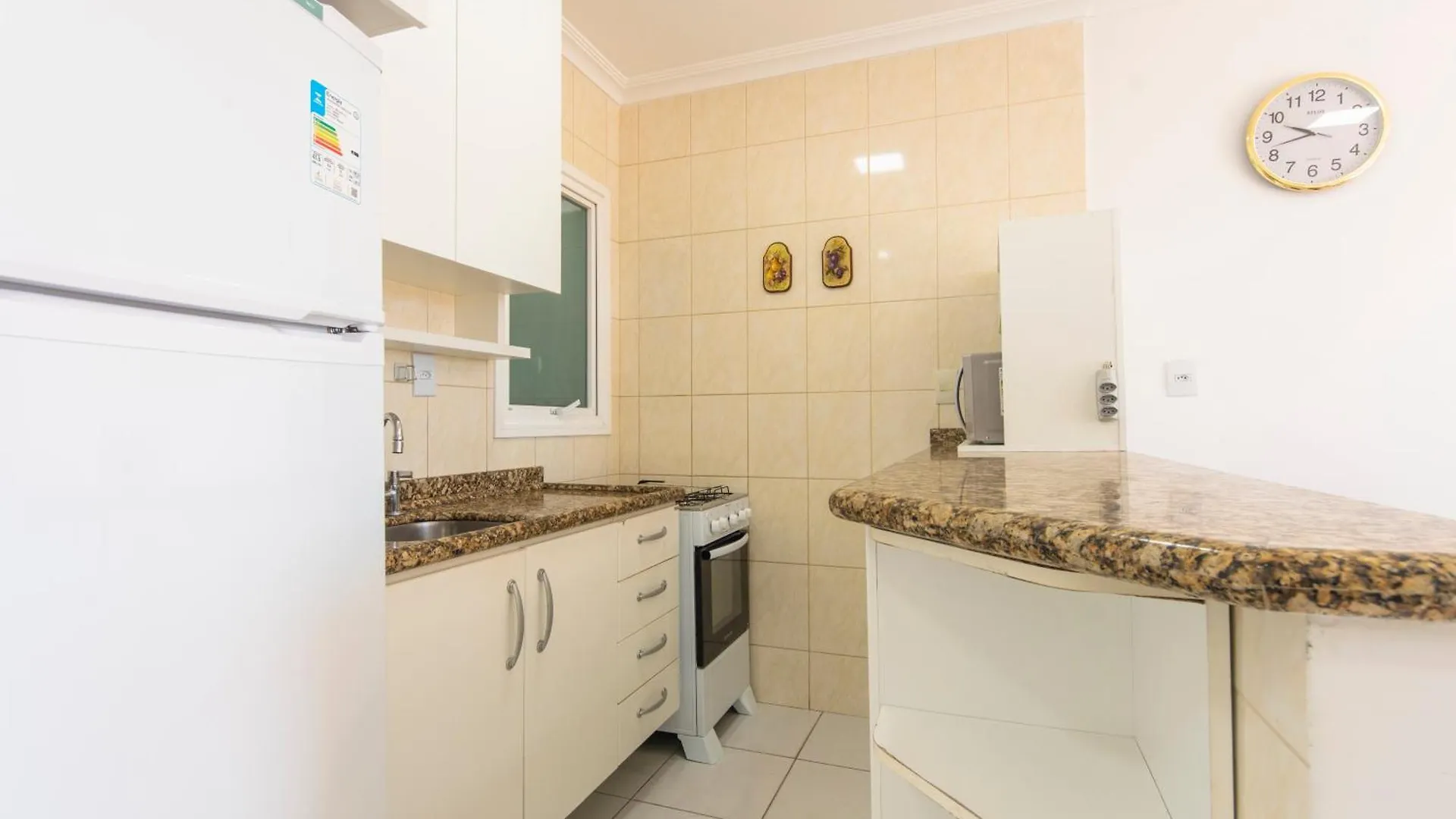 Apto Em Canasvieiras Para Ate 5 Hospedes Ay9072 Florianópolis